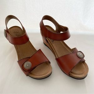 Elite by Corkys Brown Leather Wedge Sandals